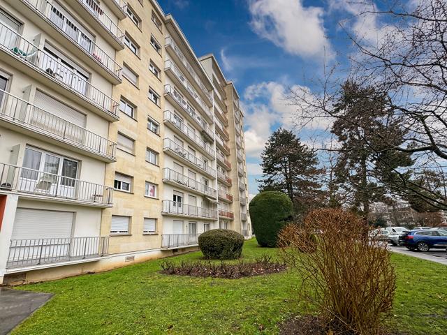 ROSNY SOUS BOIS RER E et A Appartement T4
