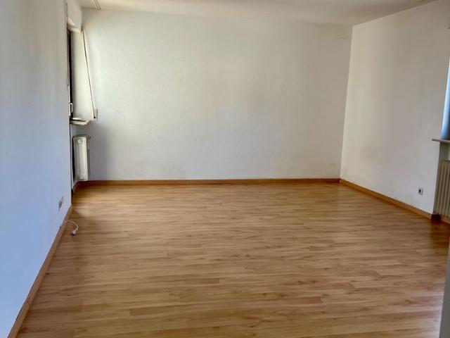 Roßdorf Großzügige 1 Zimmer Wohnung mit Balkon