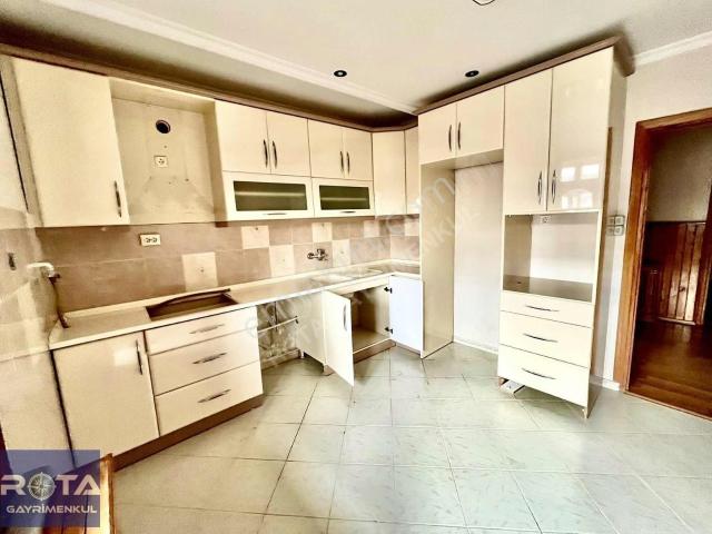 Rota' Dan Esenyalı Dörtyolda 2+1 110m2 Toprak Hisseli Daire