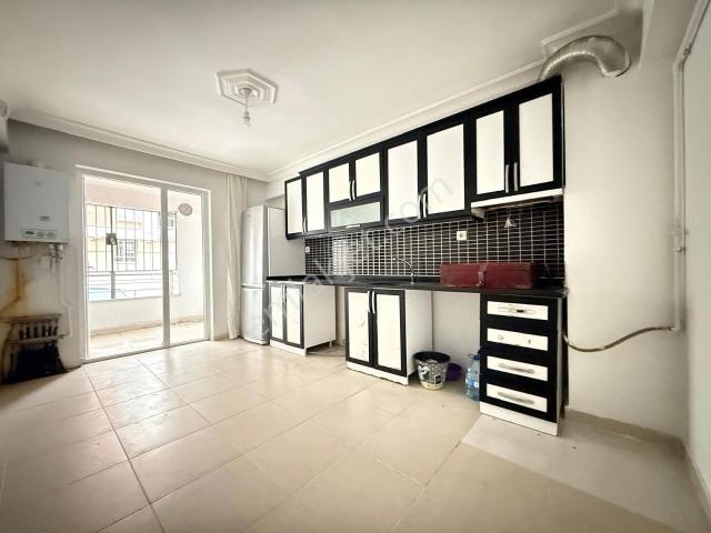 Rotadan Cd Paraleli, Geniş, E.banyolu, Çift Balkon Masrafsız 3+1