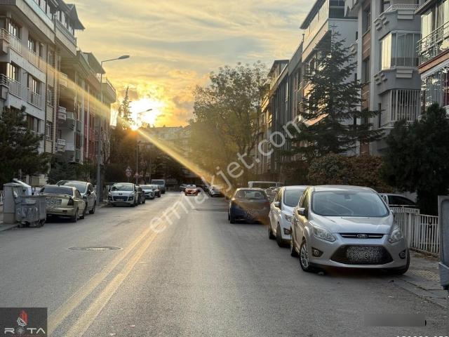 Rota'dan Ragıp Tüzün Caddesinde 2+1 Balkonlu 1.kat Kök Tapu !