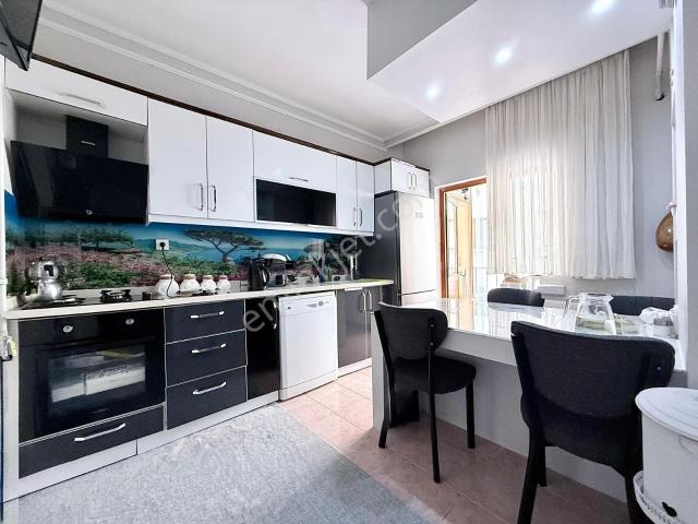 Rota'dan 3 Cadde Paraleli Ara Kat Full Yapılı Geniş Balkonlu 2+1
