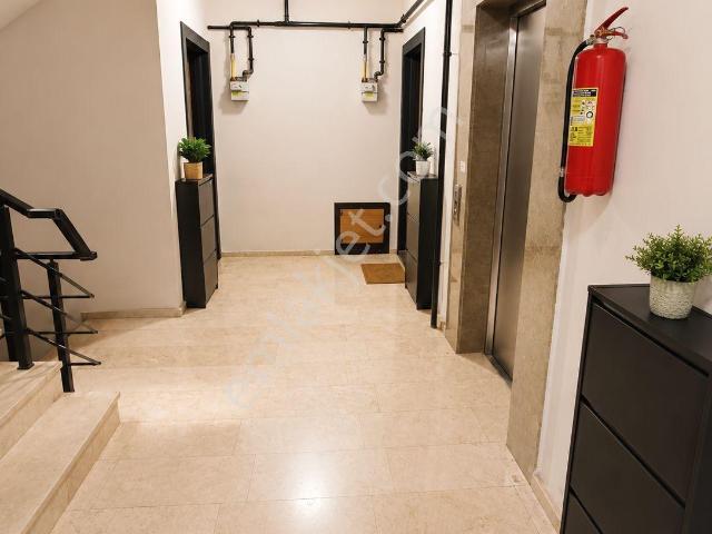 Rota'danaltınova Cumhuriyet Mah. Prestijli Site İçerisinde Eşyalı/eşyasız Satılık 2+1 Daire