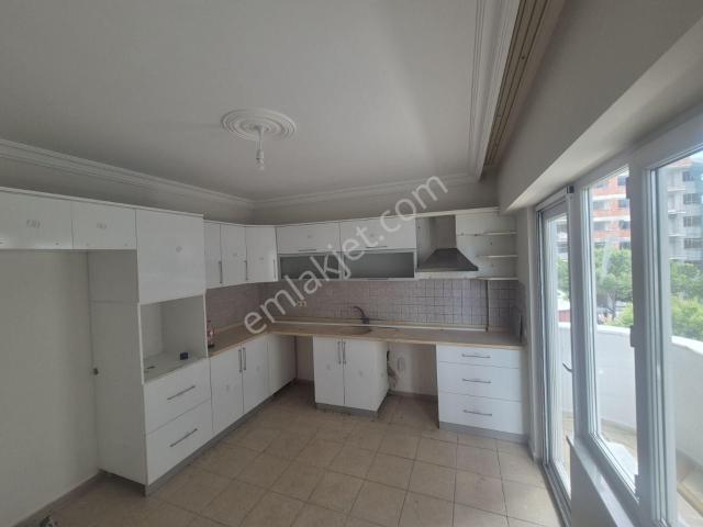 Rotam Emlak'tan Ortaca Merkezde 3+1 Kiralık Geniş Daire