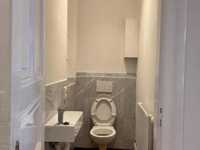 Rotherbaum: Schöner 2.5 Zimmer Altbau in Uni Nähe: Wohnbüro / Praxis / Atelier