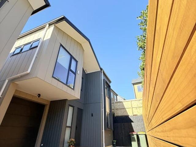 Rothesay Bay, 4 bedrooms