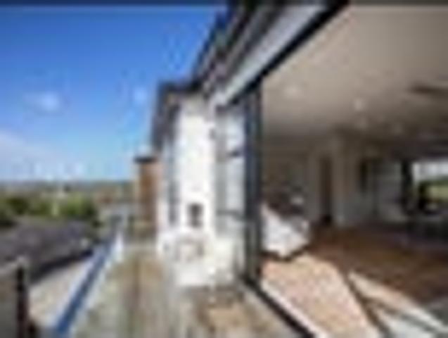 Rothesay Bay, 4 bedrooms, $950 pw