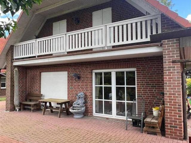 Einfamilienhaus mit Balkon und Terrasse auf 709m² Grundstück
