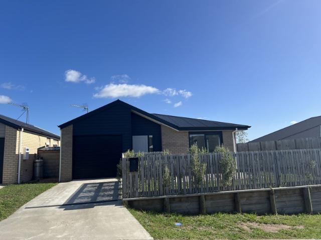 rototuna, 3 bedrooms