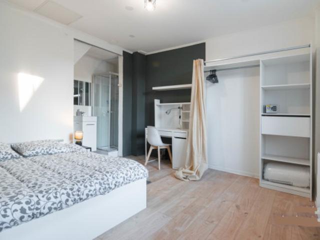 Roubaix EDHEC – logement La Terrasse, 14 m² avec douche et WC privatifs