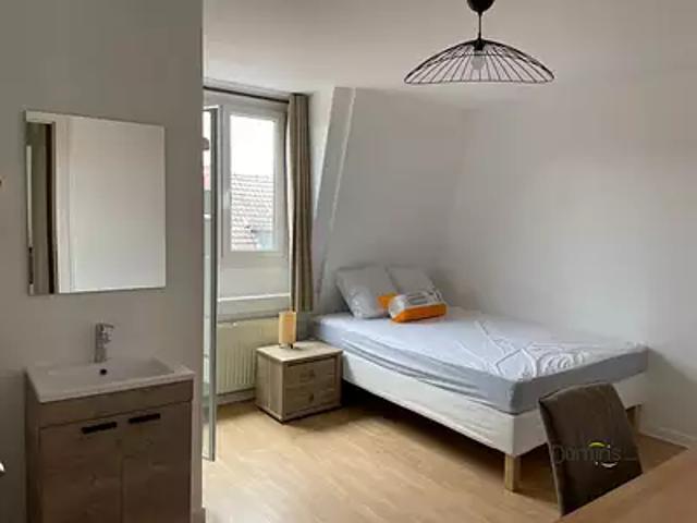 Roubaix 59100 Location appartement 1 pièce t1 au dernier étage
