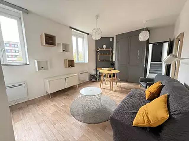 Roubaix 59100 Location appartement 2 pièces t2 au dernier étage