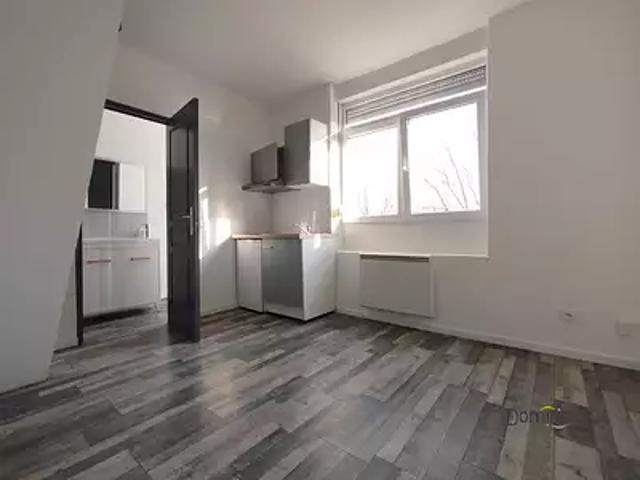 Roubaix 59100 Location appartement 2 pièces t2 au dernier étage