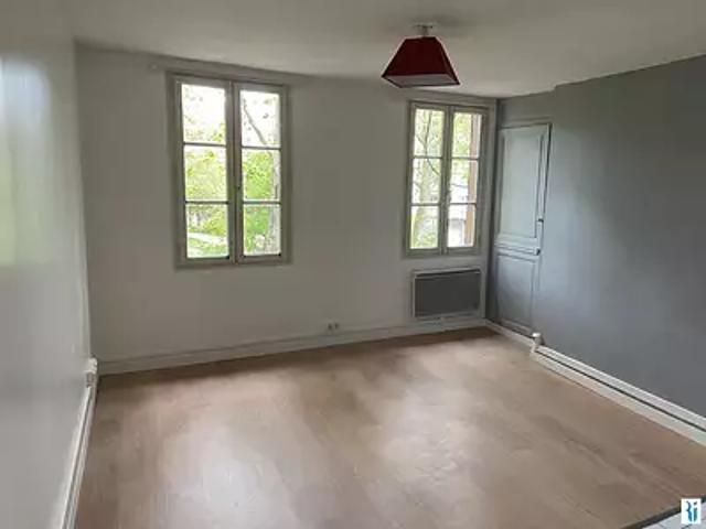 Rouen 76000 Location appartement 1 pièce t1 au dernier étage