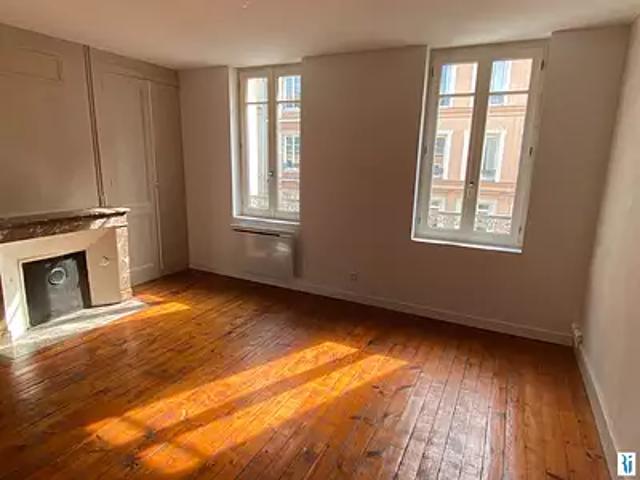 Rouen 76000 Location appartement 3 pièces t3 au dernier étage cave