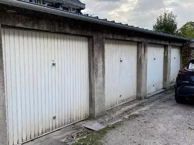 Rouen 76000 Location parking au dernier étage