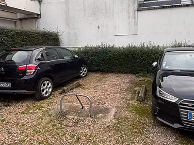 Rouen 76000 Location parking au dernier étage