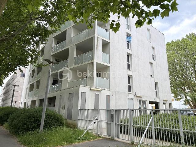 Rouen 76100 Appartement T3 dans résidence moderne une place de parking, terrasse, deux chambres