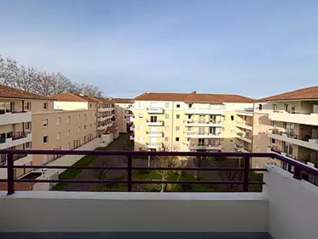 Rouen 76100 Location appartement 2 pièces t2 au dernier étage parking