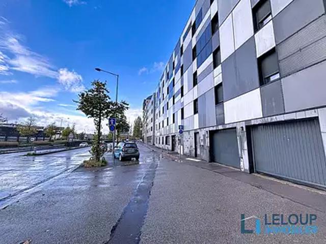 Rouen 76100 Location parking au dernier étage