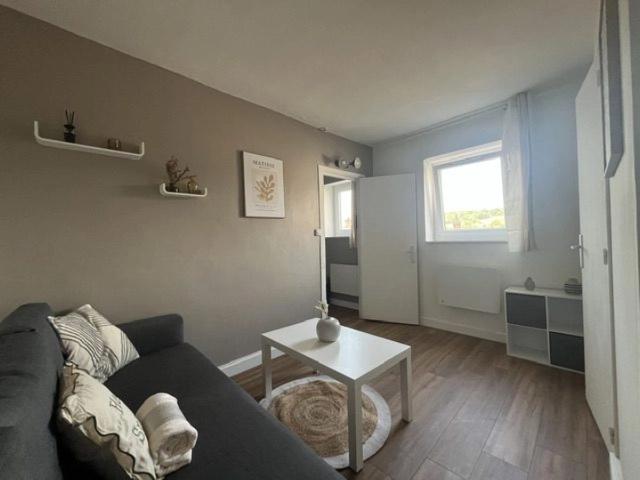 Rouen Appartement T1 meublé proche Docks