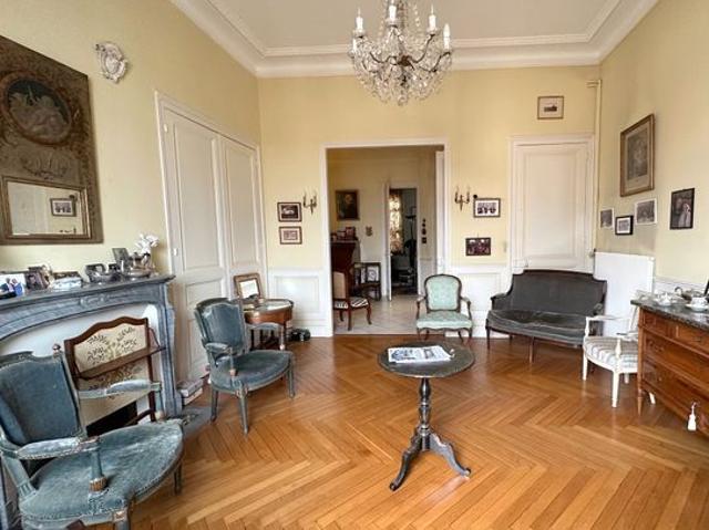 Rouen centre, appartement de caractère de 161m² avec balcon