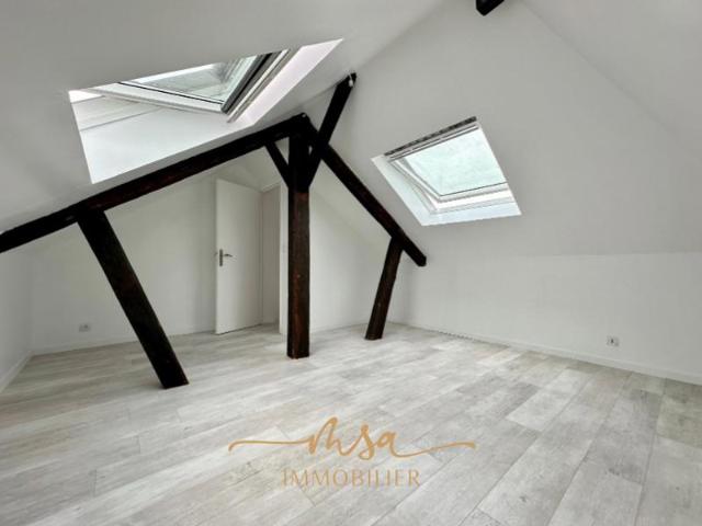 ROUEN ST SEVER = F2 au 3er et dernier étage de 43m2 = DUPLEX