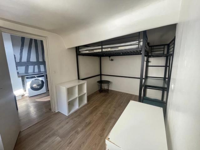 ROUEN STUDIO MEUBLE PLACE DU VIEUX MARCHE