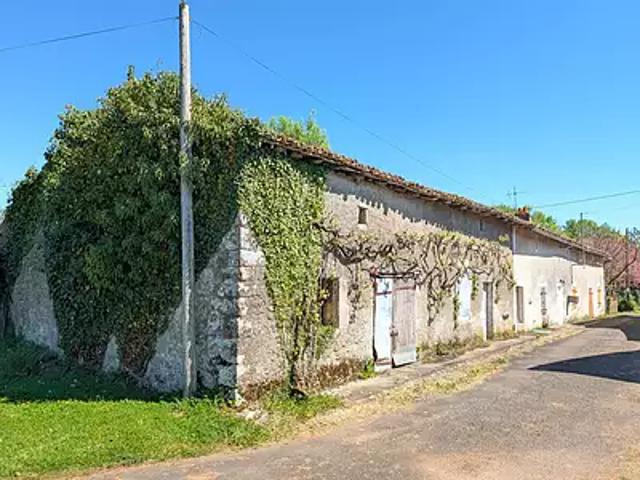 Rouillé 86480 Achat / Vente maison 4 pièces t4 au dernier étage