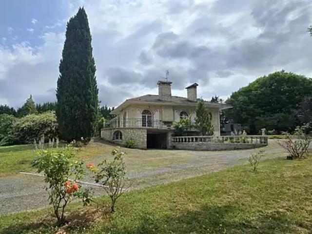 Roullet Saint Estèphe 16440 Achat / Vente maison 11 pièces t11 terrasse