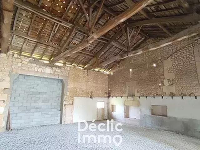 Roullet Saint Estèphe 16440 Achat / Vente maison 2 pièces t2 au dernier étage