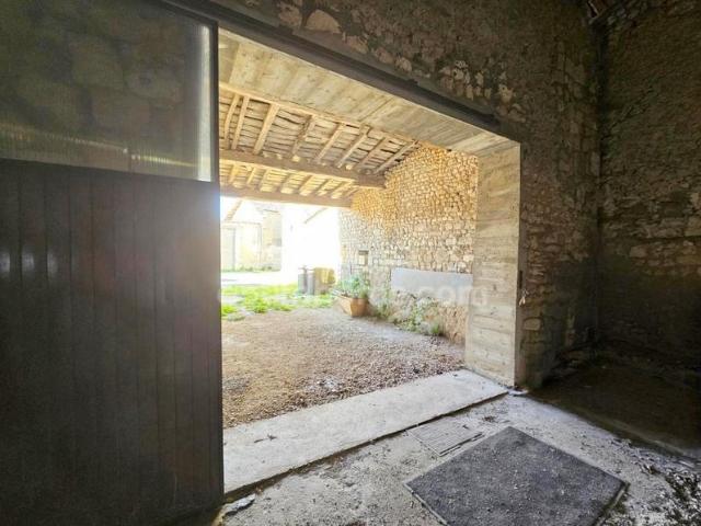 Roullet Saint Estèphe Vente Autres 16