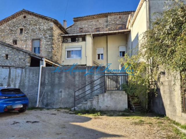 Rousson maison de village en pierres de type F4 sur 357m2 de