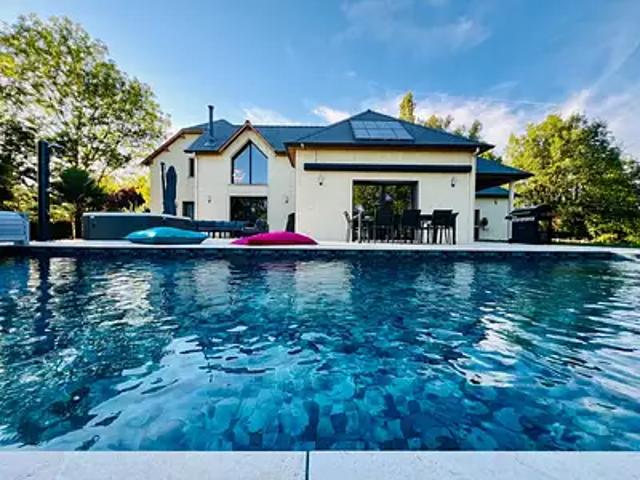 Roussennac 12220 Achat / Vente maison 6 pièces t6 piscine jardin