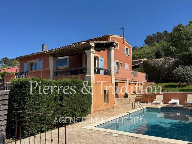 Roussillon, maison avec piscine et 2 studios proche village. 205m² Roussillon