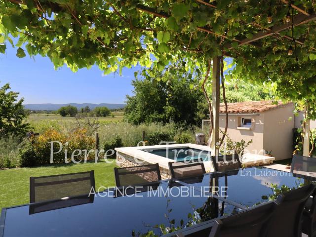 Roussillon en Provence, Jolie maison à vendre avec terrain. 108m² Roussillon