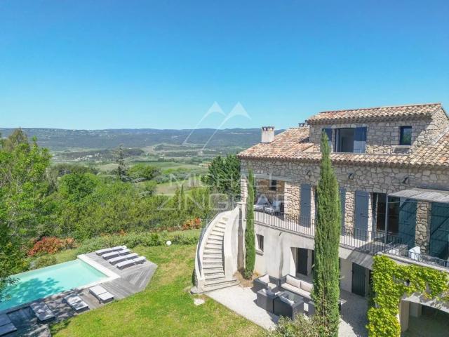 Roussillon Superbe maison en pierre avec piscine et vues p. 267m² Roussillon