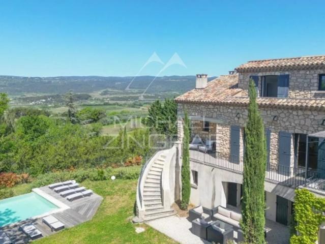 Roussillon Superbe maison en pierre avec piscine et vues panoramiques exceptionnelles