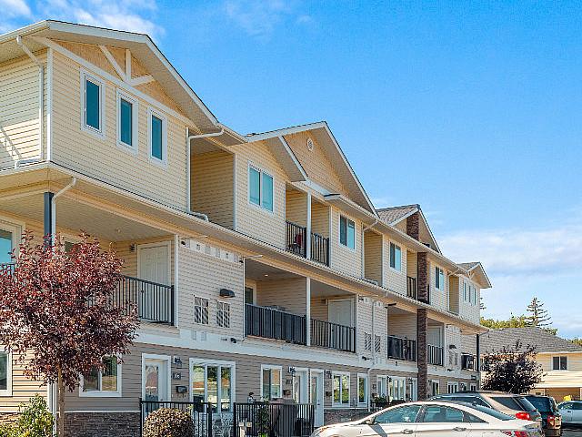 Row/townhouse For Sale 104 1210 Empress Street