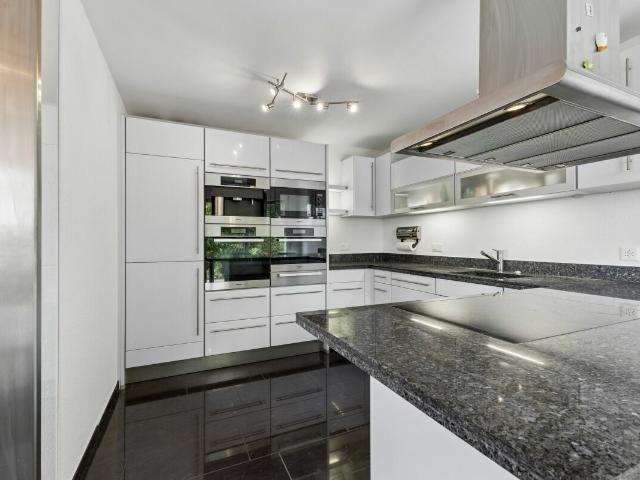 Row house with 5.5 rooms on sale in Biel/Bienne 142 m² | dreamo. Ch