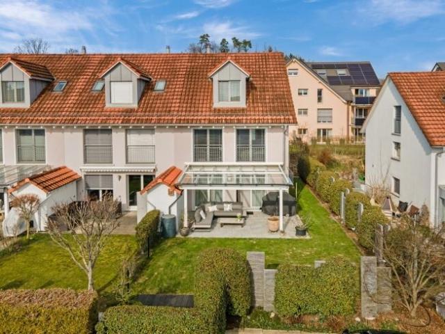 Row house with 5.5 rooms on sale in Dürnten Ref 8095 | dreamo. Ch