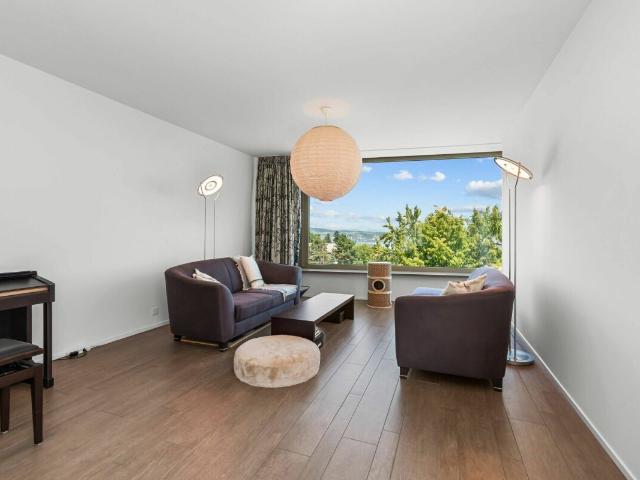 Row house with 5.5 rooms on sale in Richterswil 219 m² | dreamo. Ch