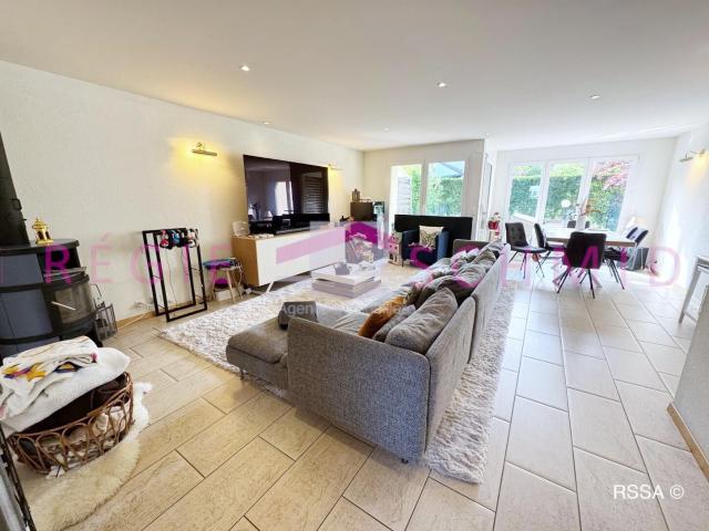 Row house with 6 rooms on sale in Crassier 262 m² | dreamo. Ch