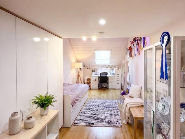 Row house with 8 rooms on sale in Clarmont 281 m² | dreamo. Ch