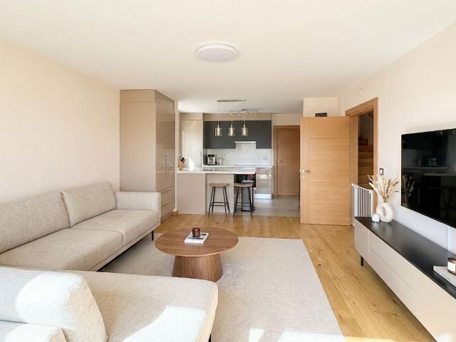 Row house with 8 rooms on sale in Clarmont 281 m² | dreamo. Ch