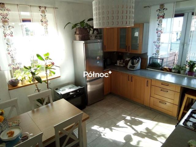 Równa 371 m², Bojszowy