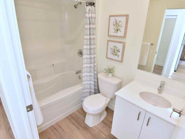 Roxy Apartments 2 Bedroom Apartment for Rent at 16 Roxanne Dr, Hamilton, ON L8H 0C1 Central Hamilton