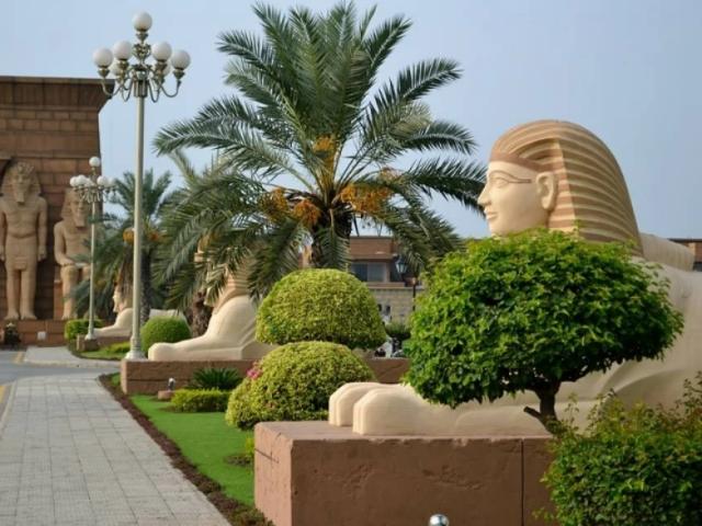 Royal 2 bed room appartment for sale on 2 year easy installment plan. Lahore Bahria Town ID 77740