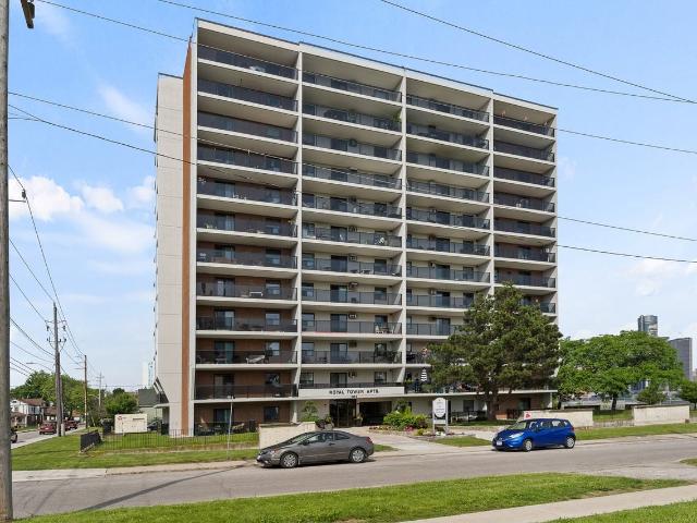 Royal Tower Apartments 1 Bedroom Apartment for Rent at 101 Langlois Ave, Windsor, ON N9A 6Y2 Walkerville