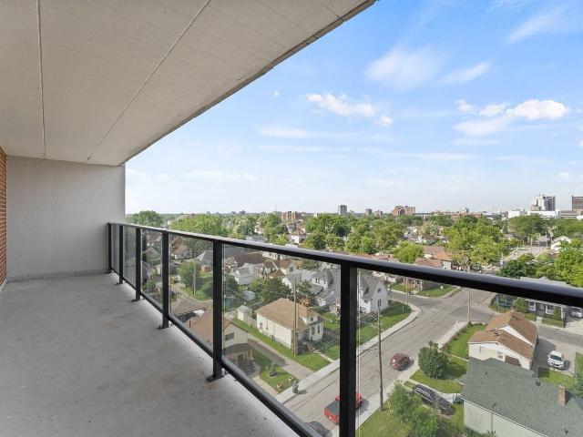Royal Tower Apartments 2 Bedroom Apartment for Rent at 101 Langlois Ave, Windsor, ON N9A 6Y2 Walkerville